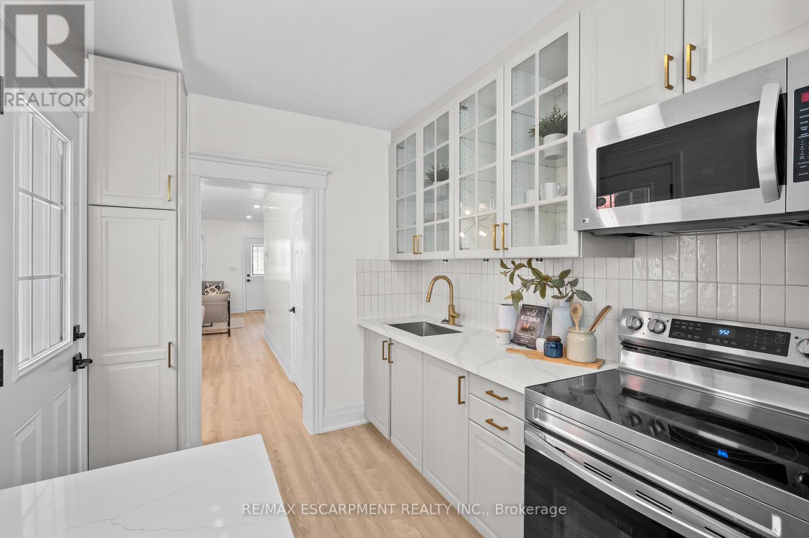 102 Gibson Avenue, Hamilton, Ontario  L8L 6J8 - Photo 8 - X12177521