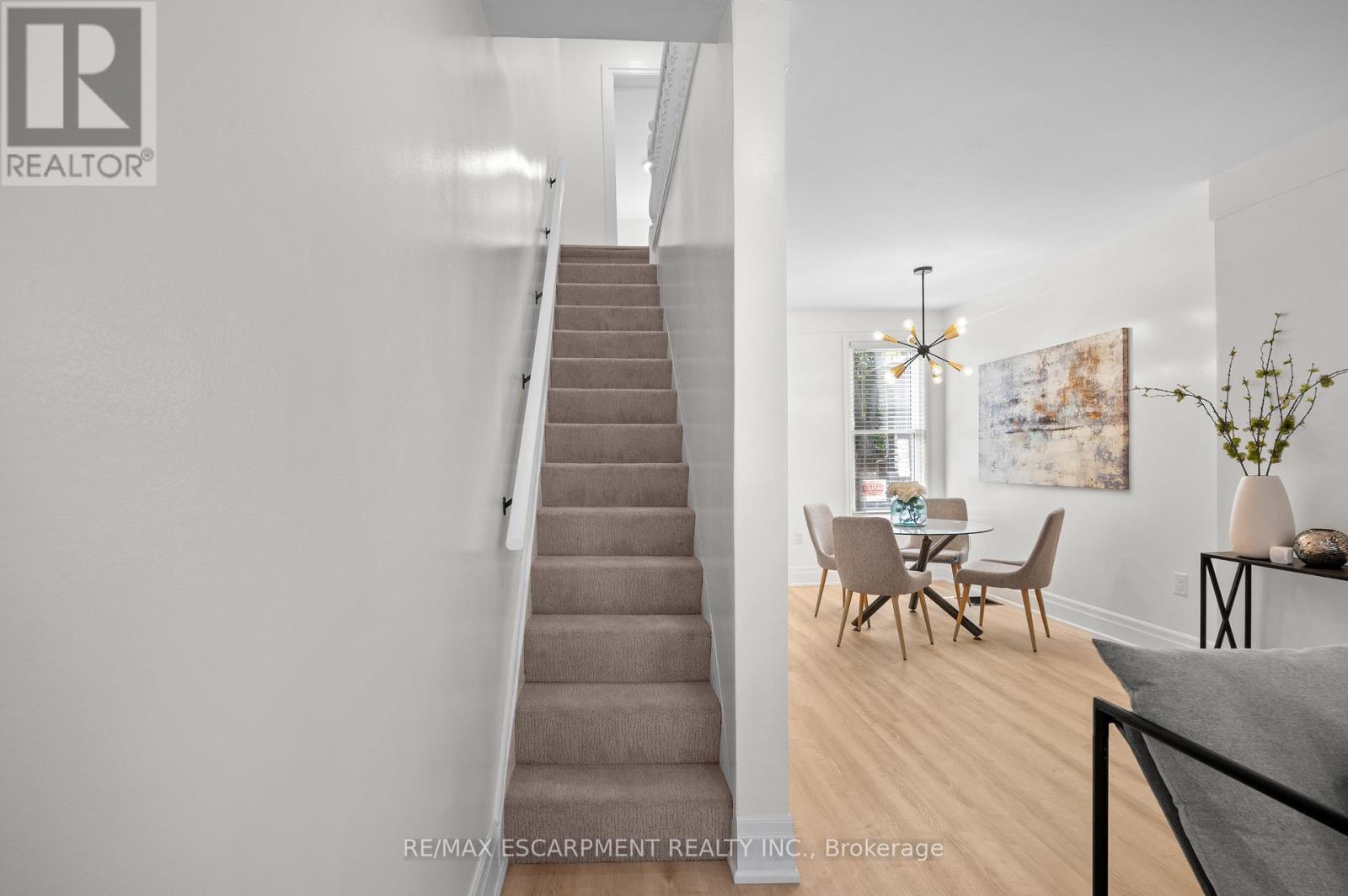 102 Gibson Avenue, Hamilton, Ontario  L8L 6J8 - Photo 9 - X12177521