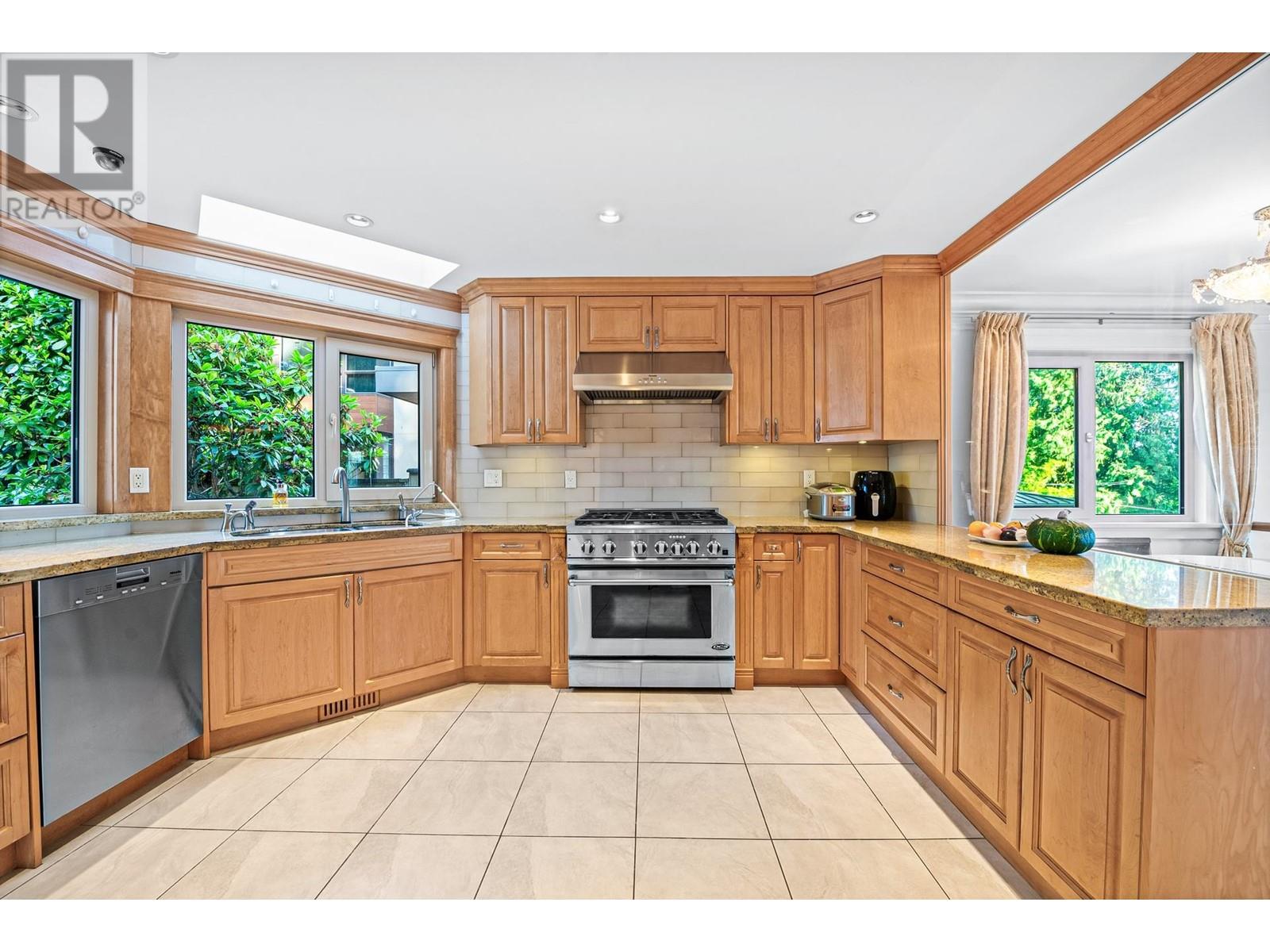 1361 Mathers Avenue, West Vancouver, British Columbia  V7T 2G5 - Photo 6 - R3007593