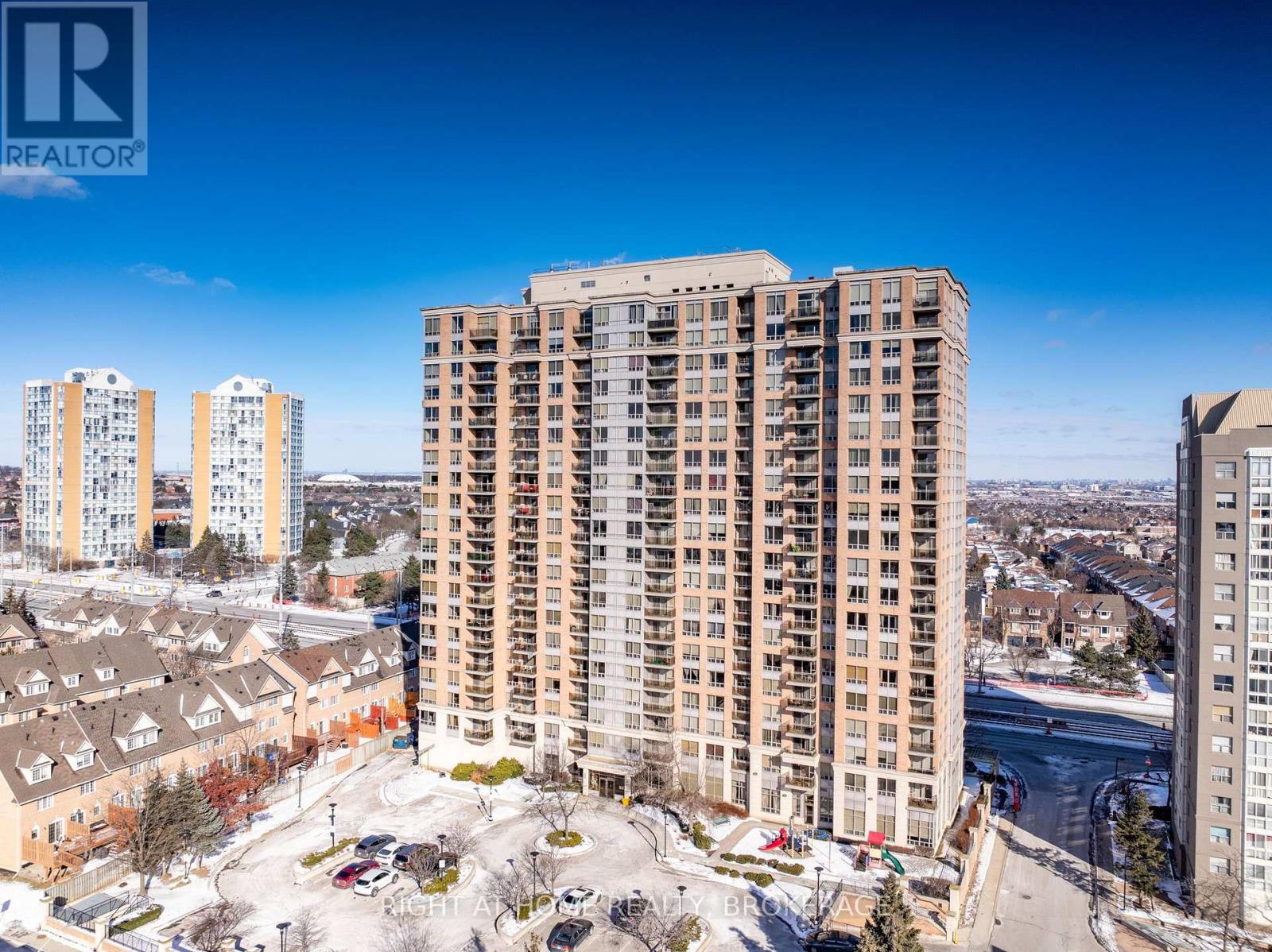 1105 - 55 Strathaven Drive, Mississauga, Ontario  L5R 4G9 - Photo 1 - W12177528
