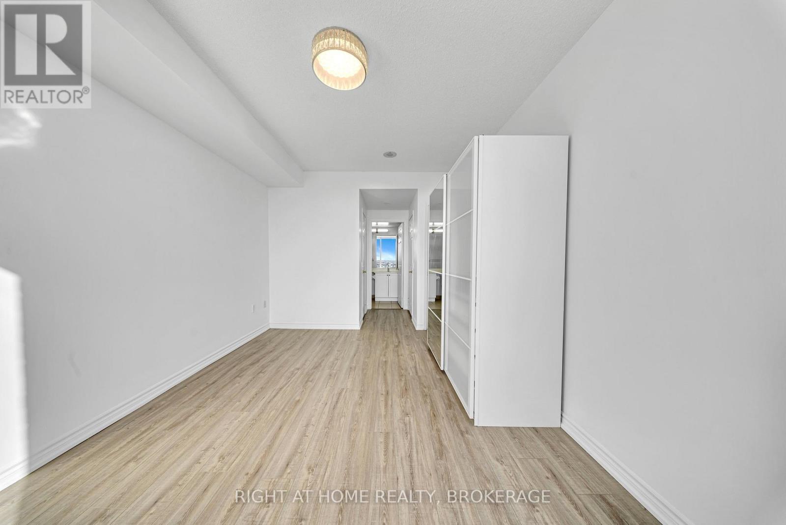 1105 - 55 Strathaven Drive, Mississauga, Ontario  L5R 4G9 - Photo 24 - W12177528