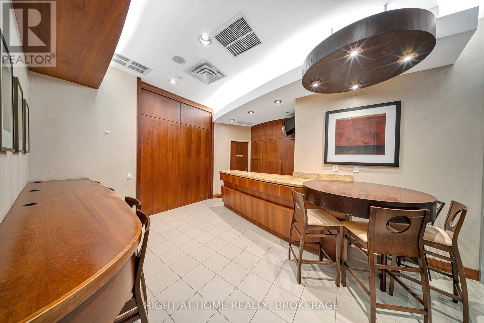 1105 - 55 Strathaven Drive, Mississauga, Ontario  L5R 4G9 - Photo 37 - W12177528