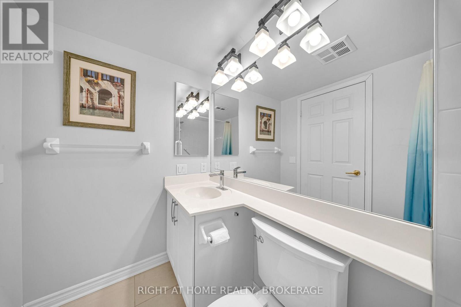 1105 - 55 Strathaven Drive, Mississauga, Ontario  L5R 4G9 - Photo 5 - W12177528