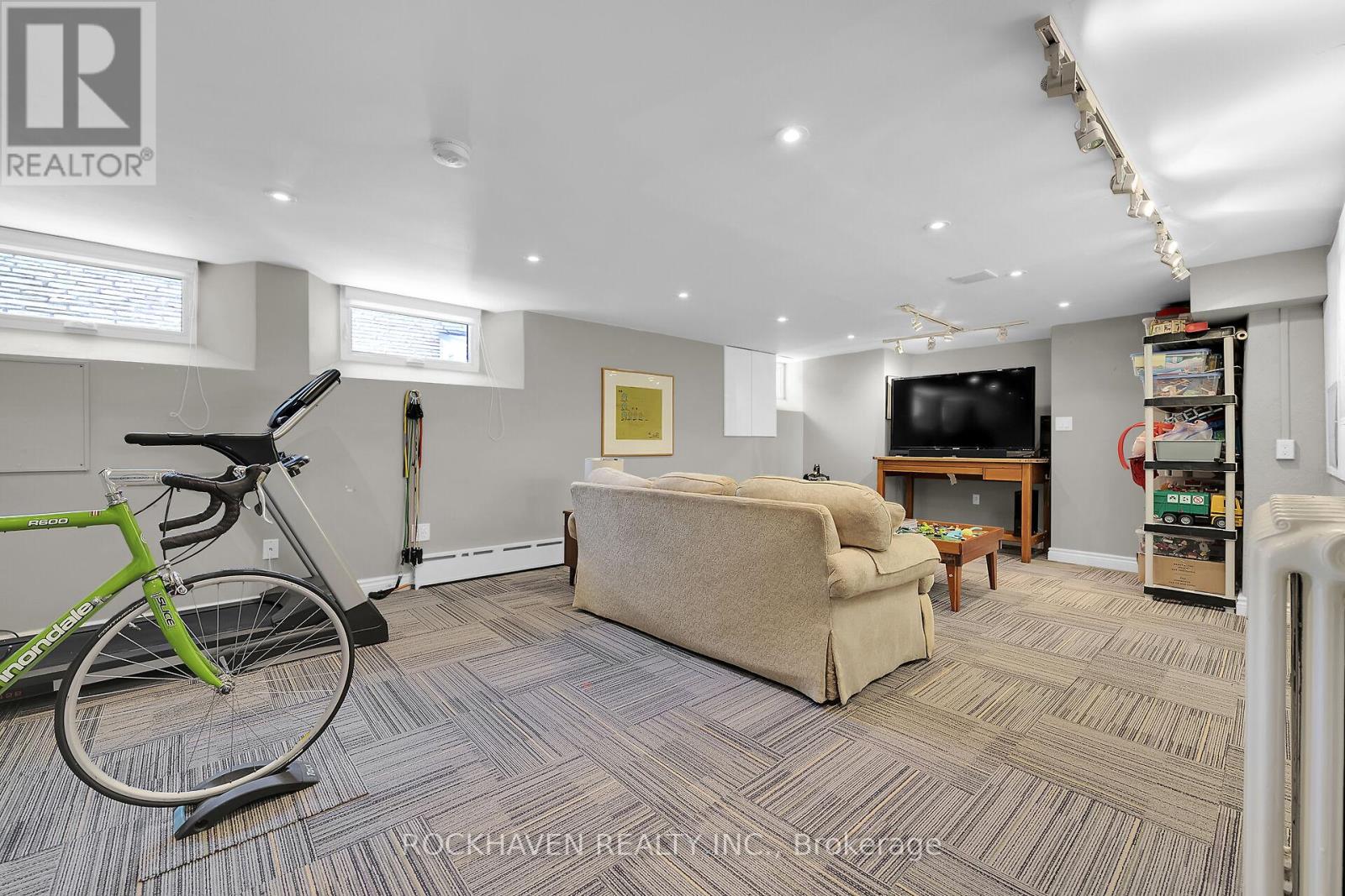 53 Glenfern Avenue, Hamilton, Ontario  L8P 2T6 - Photo 31 - X12177534