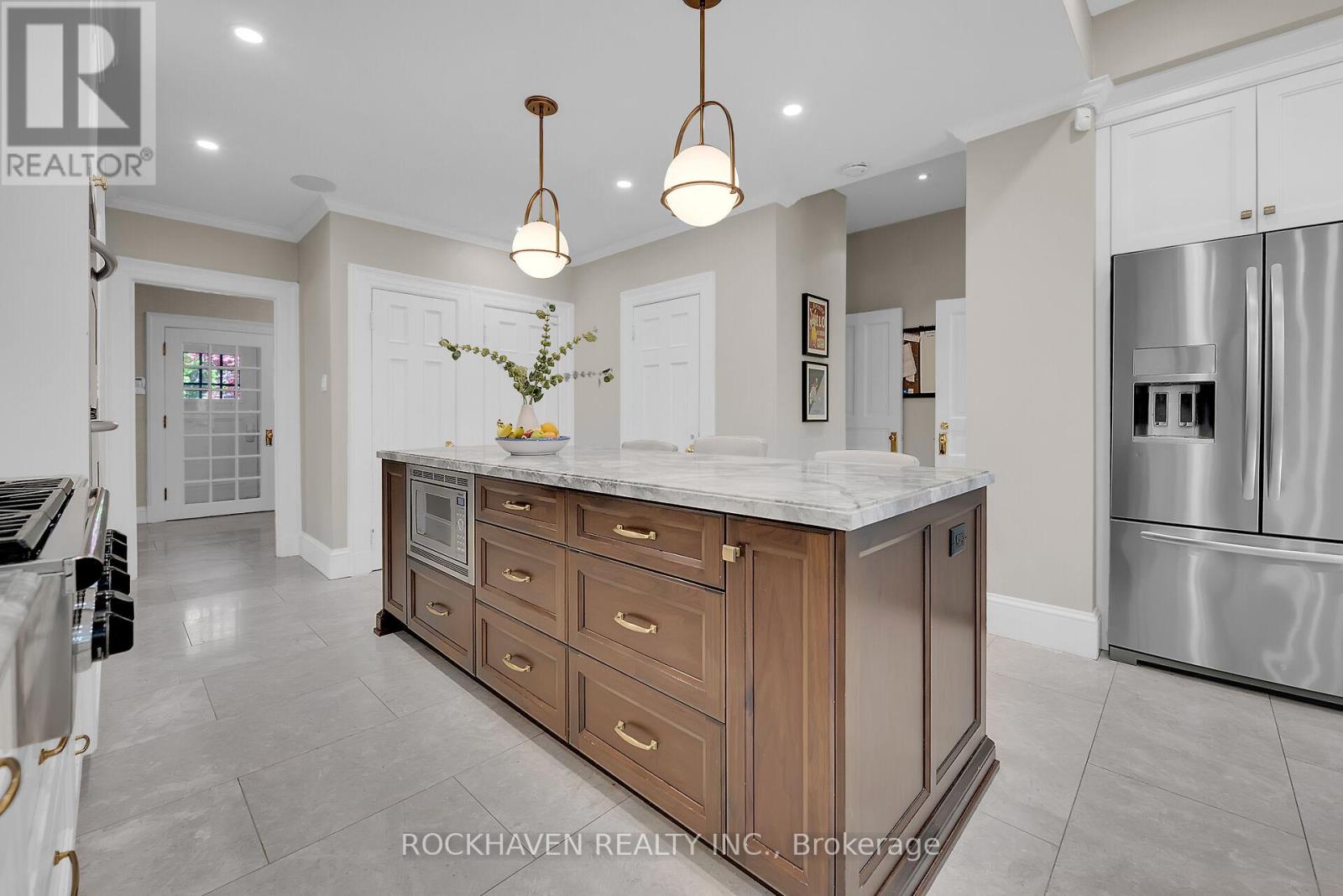 53 Glenfern Avenue, Hamilton, Ontario  L8P 2T6 - Photo 6 - X12177534