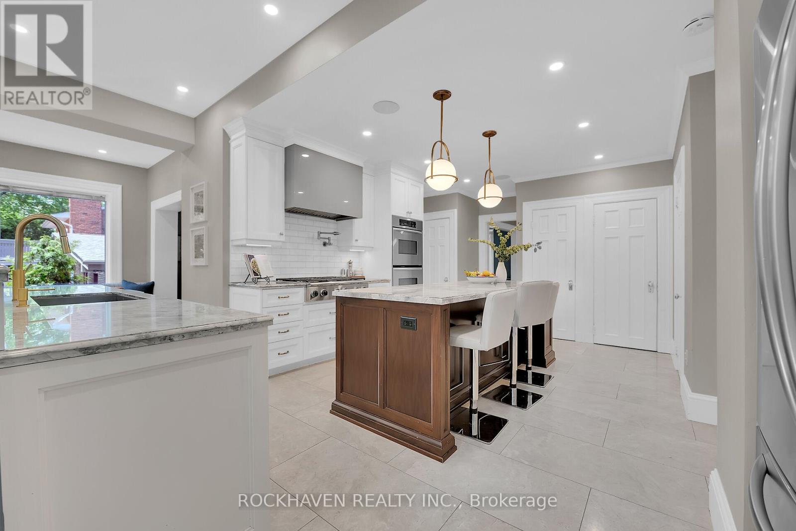 53 Glenfern Avenue, Hamilton, Ontario  L8P 2T6 - Photo 8 - X12177534