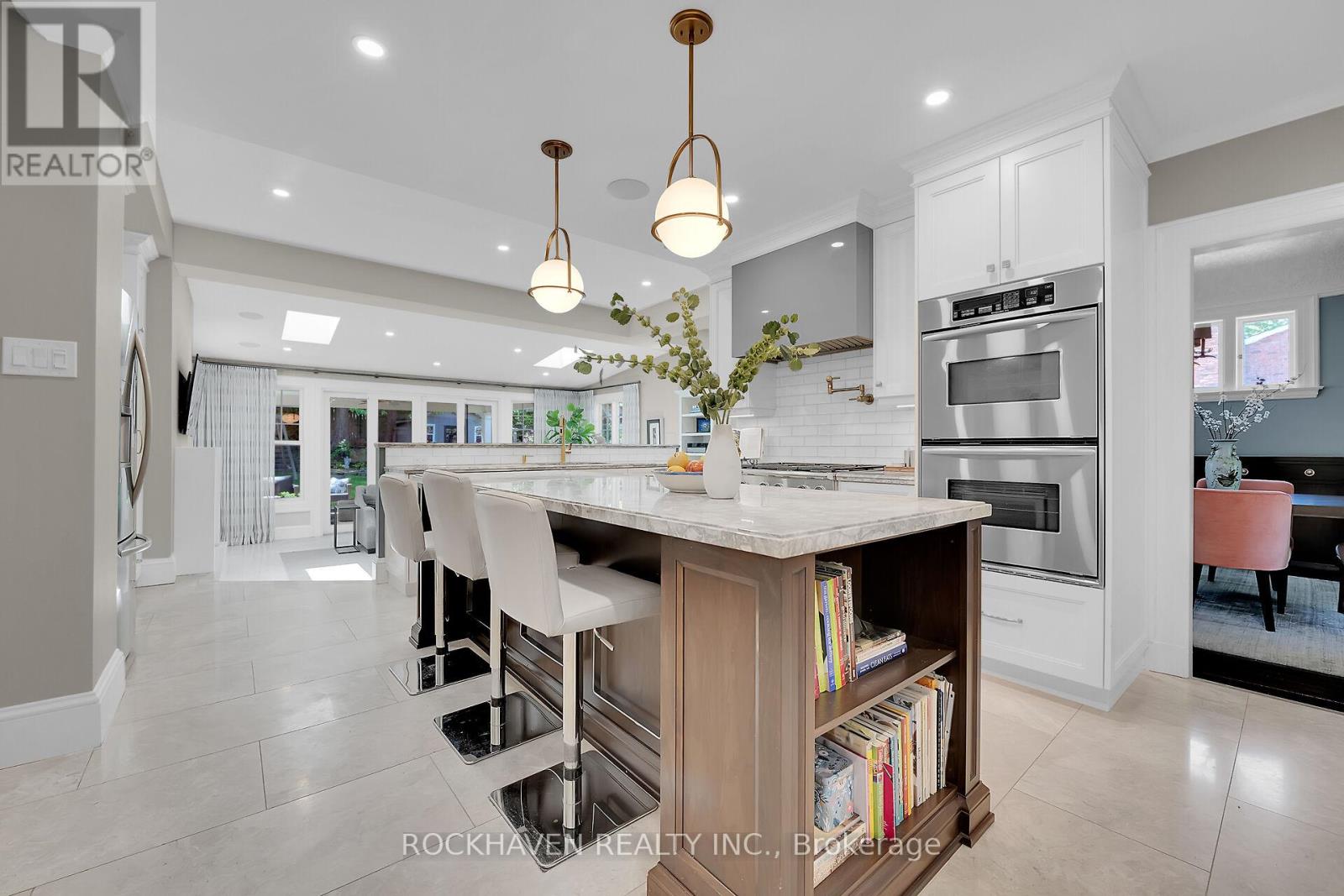 53 Glenfern Avenue, Hamilton, Ontario  L8P 2T6 - Photo 9 - X12177534