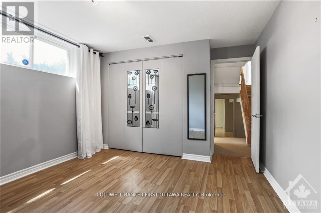 27 Hogan Street, Ottawa, Ontario  K2E 5E8 - Photo 8 - X12177546