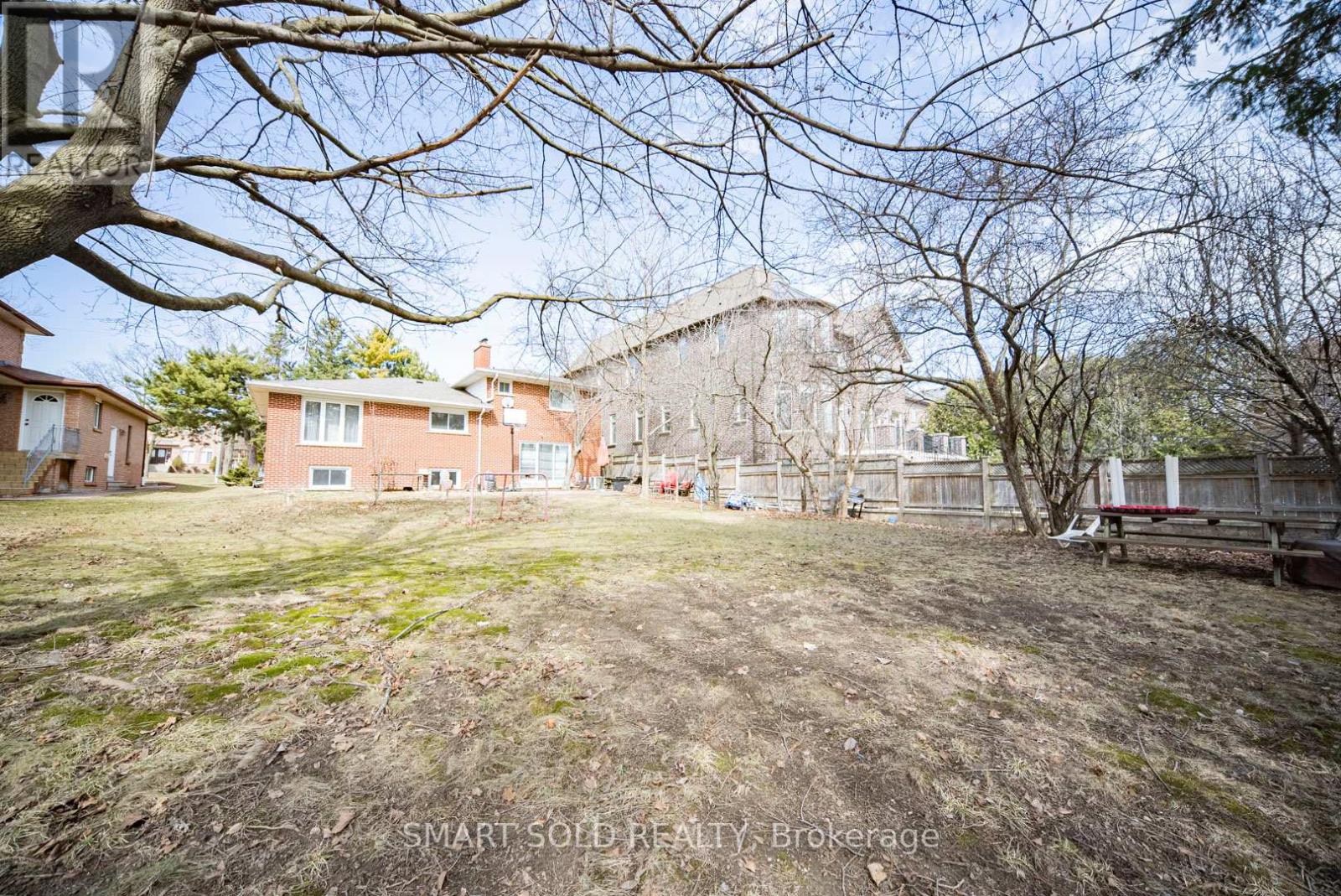 75 Stockdale Crescent, Richmond Hill, Ontario  L4C 3T1 - Photo 7 - N12032082