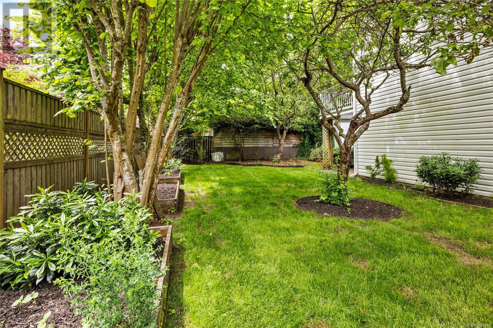Property at 1333 Carmel Pl image 3
