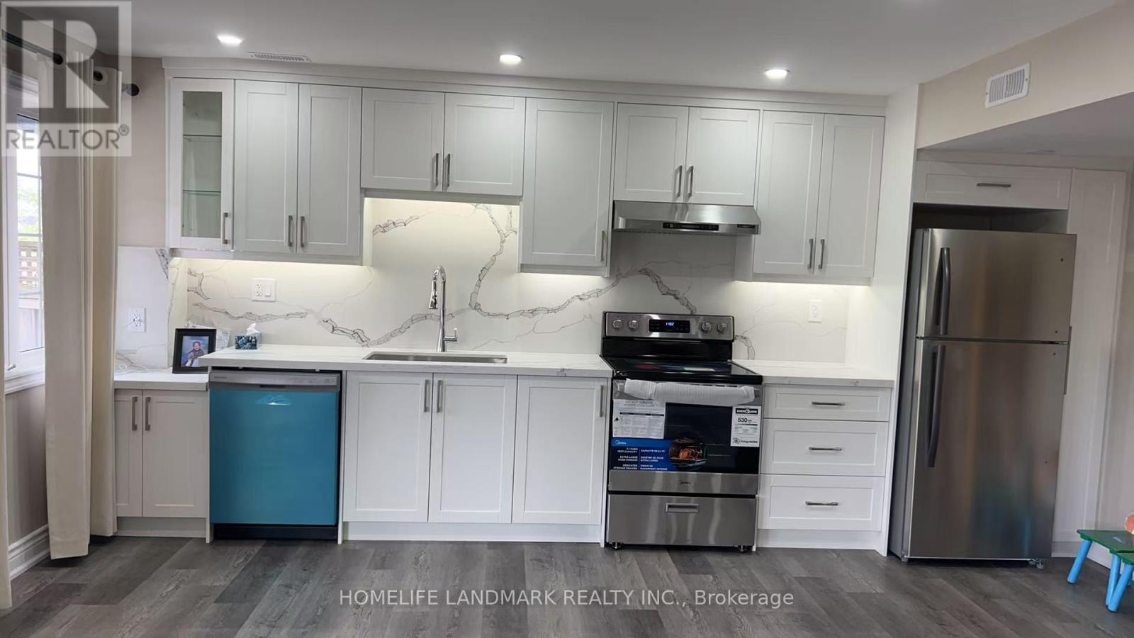 122 Santa Amato Crescent, Vaughan, Ontario  L4J 0G1 - Photo 3 - N12177558