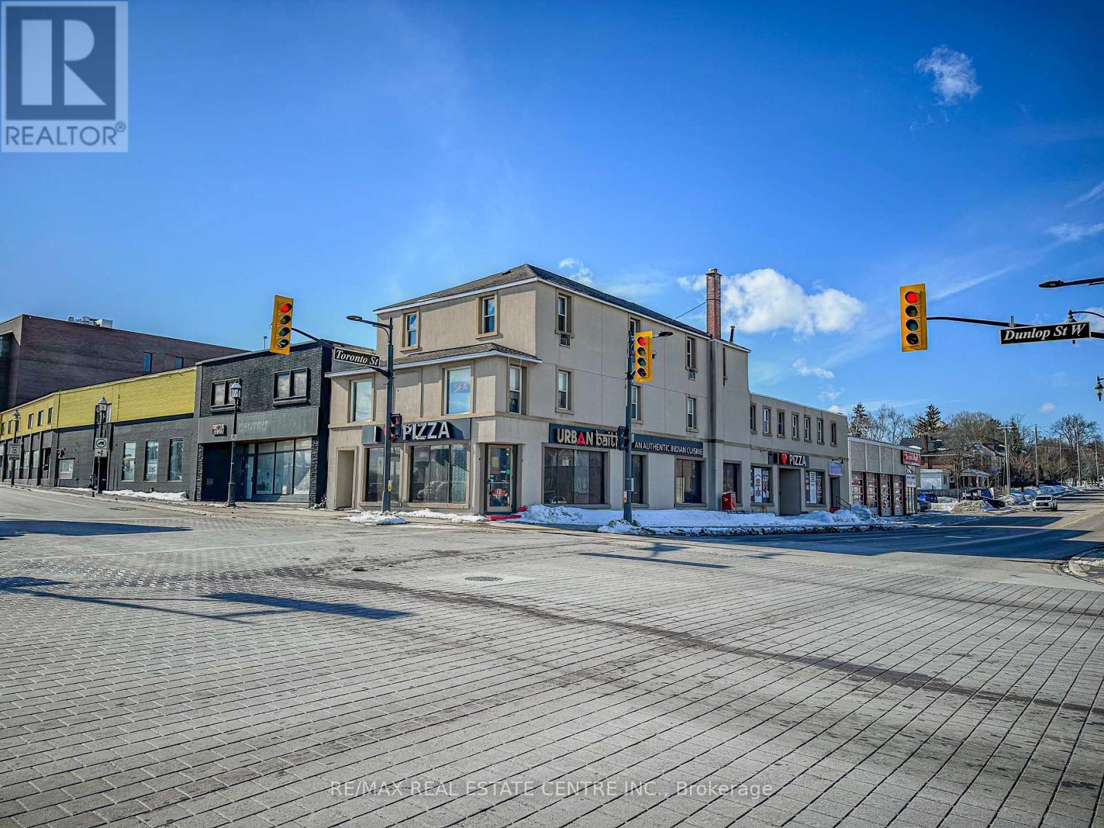 Property at 94 DUNLOP STREET E image 4