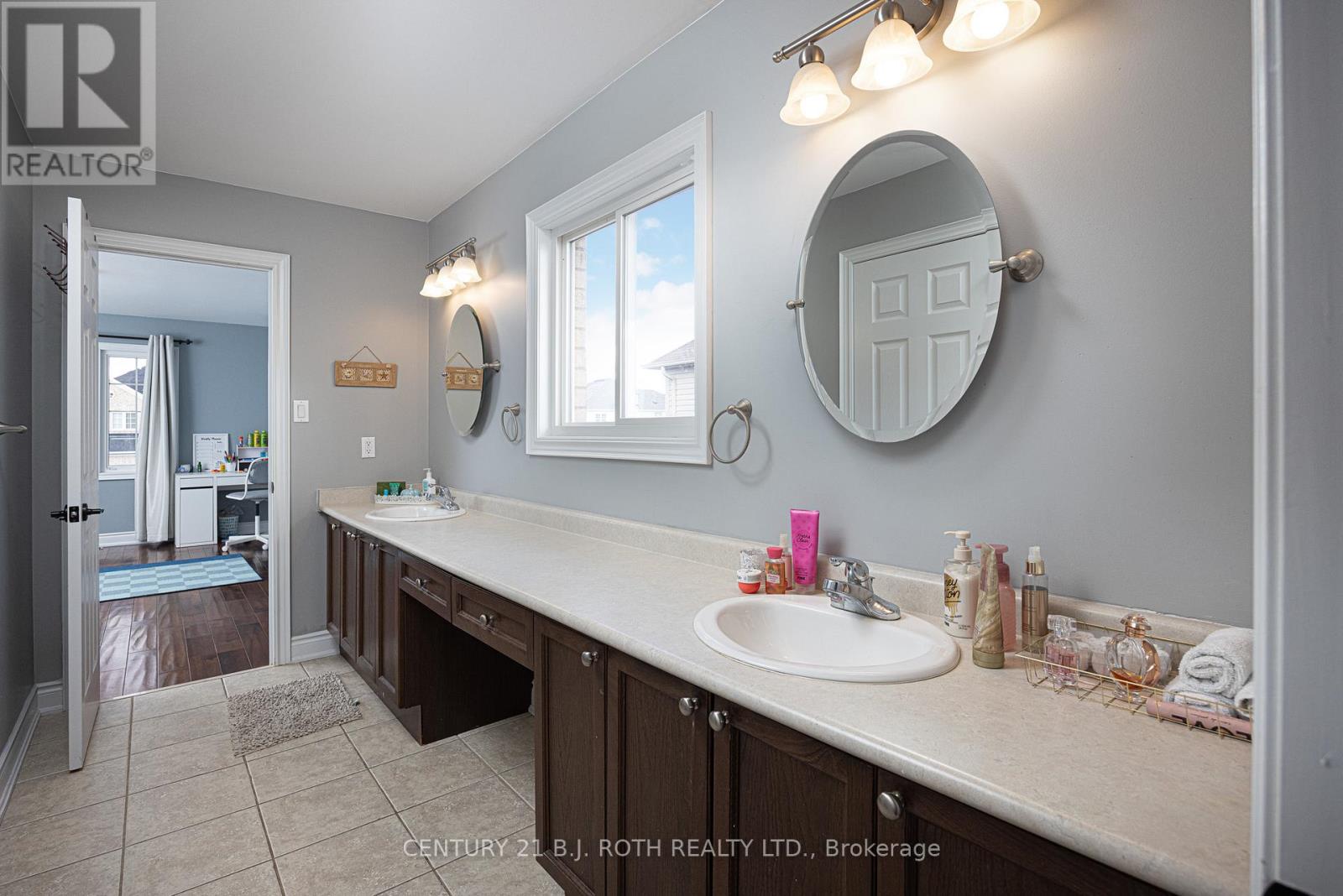 41 Commonwealth Road, Barrie (Innis-Shore), Ontario  L4M 0E1 - Photo 30 - S12177562