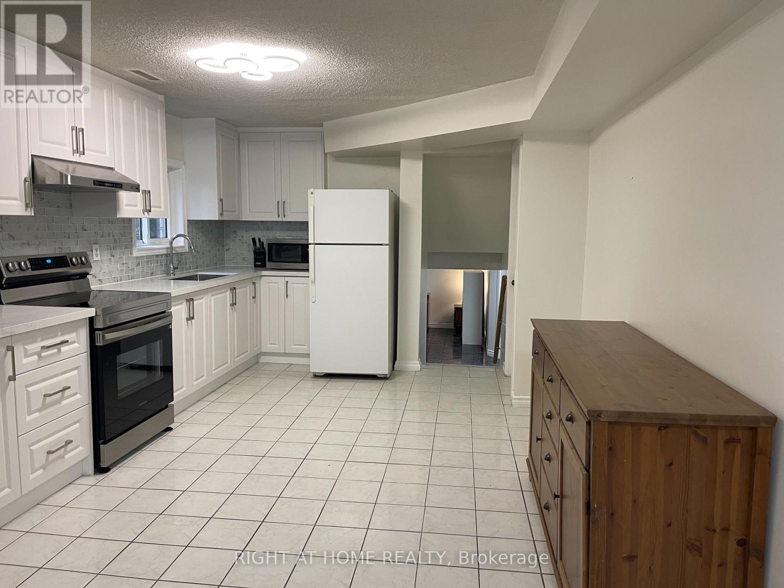 Lower - 4128 Dursley Crescent, Mississauga, Ontario  L4Z 1J7 - Photo 4 - W12177559