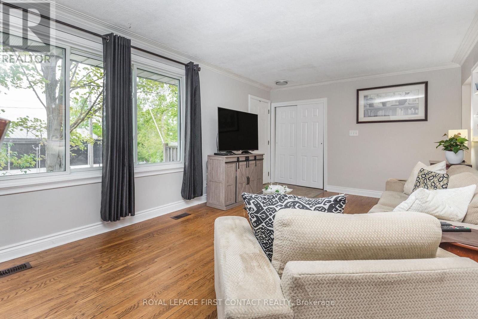 48 Brant Street W, Orillia, Ontario  L3V 3N7 - Photo 14 - S12175042