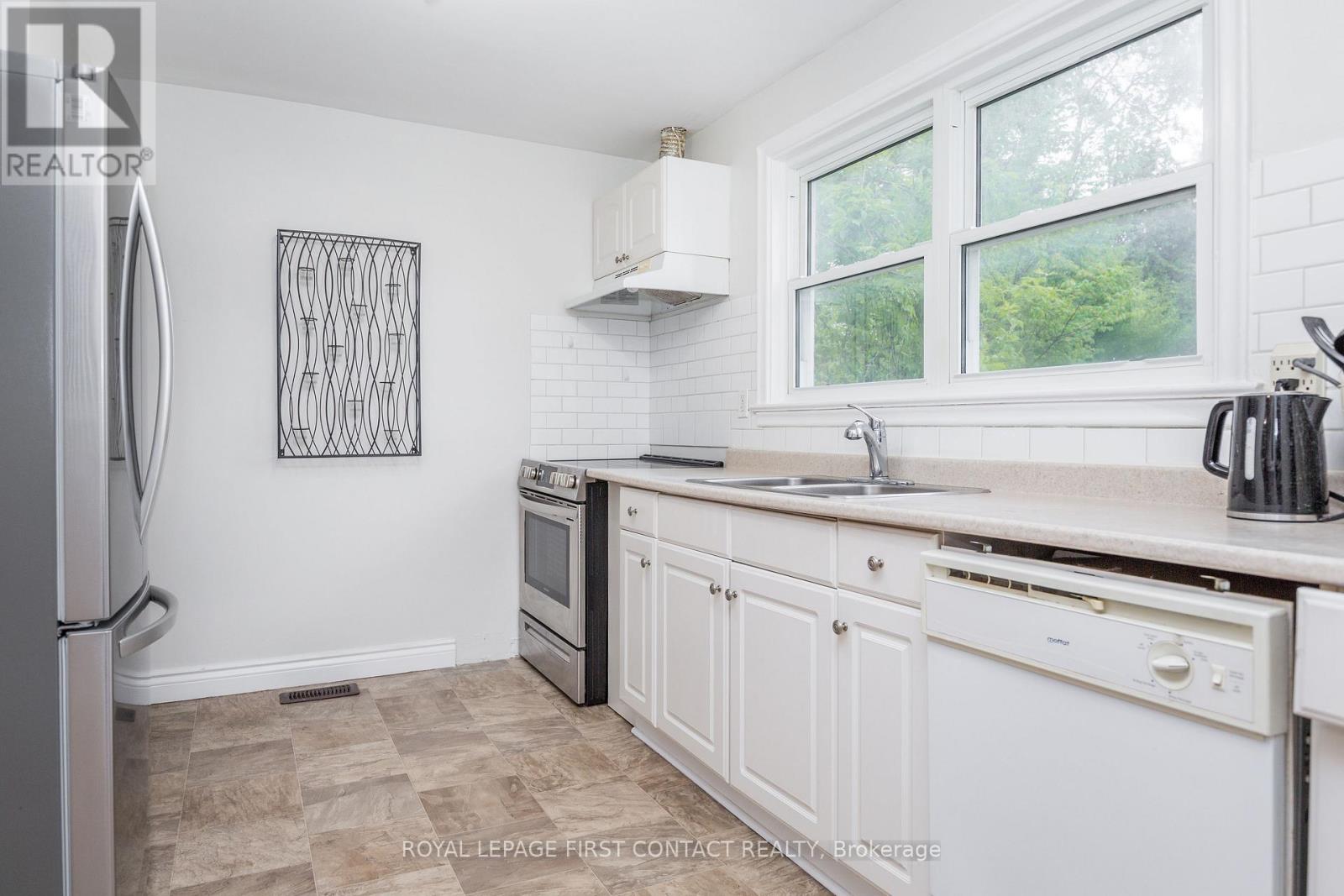 48 Brant Street W, Orillia, Ontario  L3V 3N7 - Photo 17 - S12175042