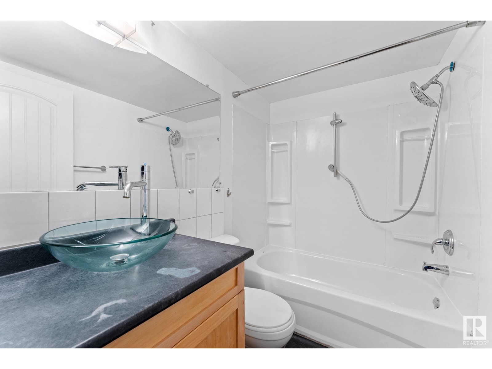 #9 10620 122 St Nw, Edmonton, Alberta  T5N 1M8 - Photo 13 - E4438801