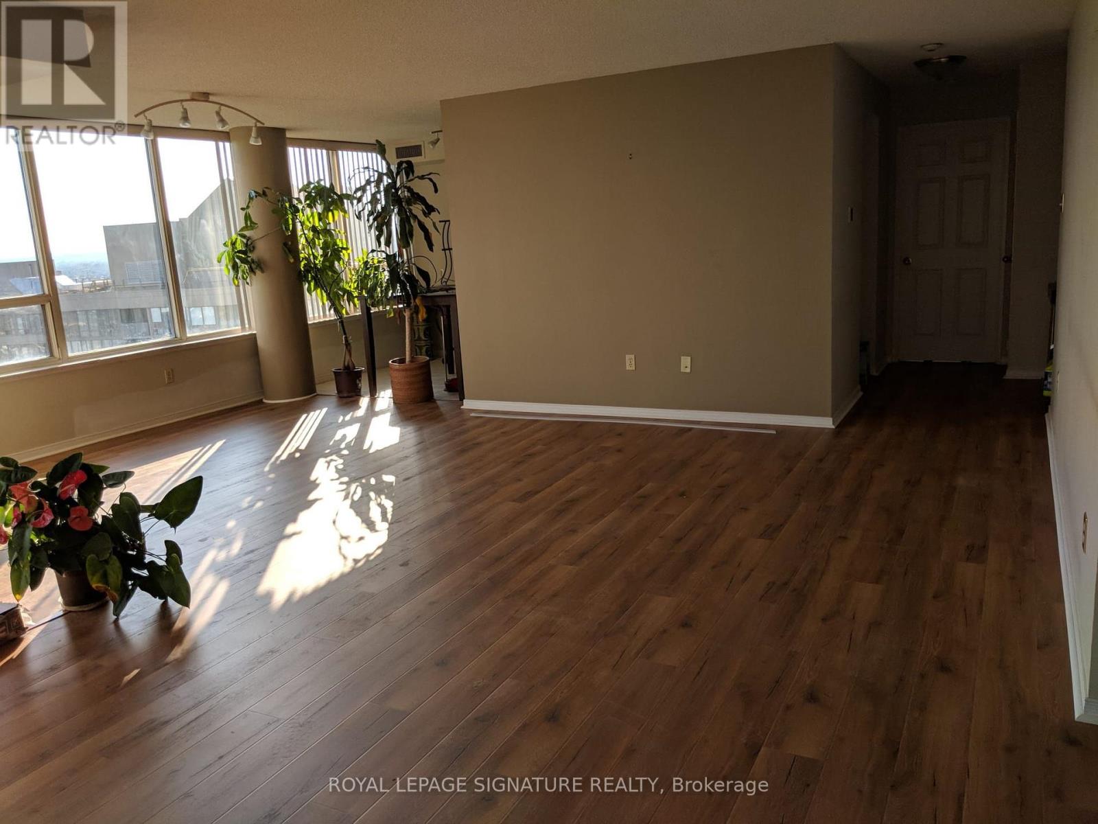 2209 - 330 Rathburn Road W, Mississauga, Ontario  L5B 3Y1 - Photo 4 - W12177288