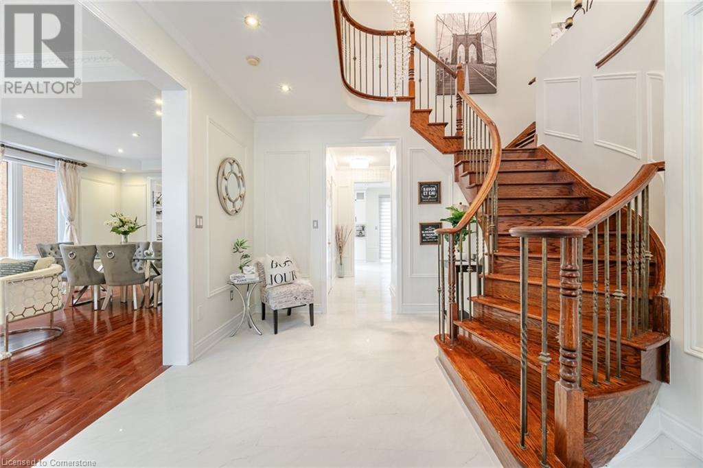 Property at 2185 HIGHCLIFFE Way image 3