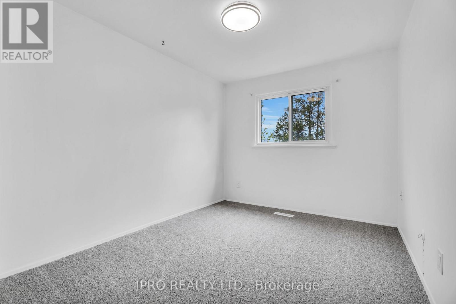 40 Village Court, Brampton, Ontario  L6W 1A6 - Photo 19 - W12175954