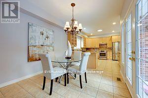 9 Woodgrove Trail S, Markham, Ontario  L6C 2A3 - Photo 11 - N12177573