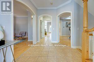 9 Woodgrove Trail S, Markham, Ontario  L6C 2A3 - Photo 2 - N12177573