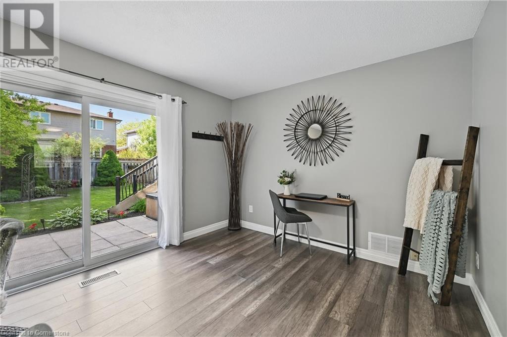3379 Lansdown Drive, Burlington, Ontario  L7M 1S5 - Photo 9 - 40727687