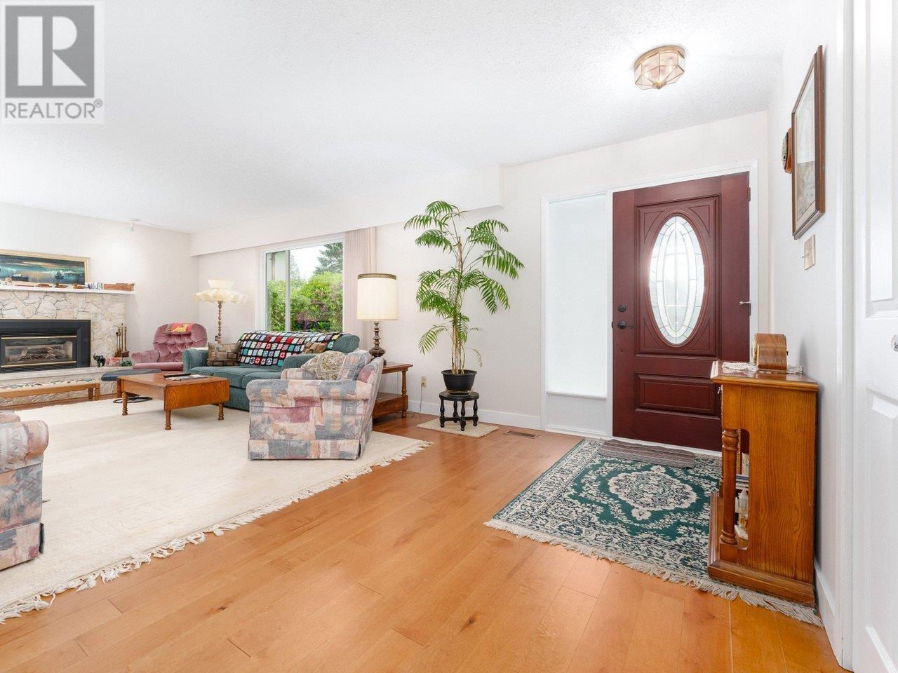 3692 Maginnis Avenue, North Vancouver, British Columbia  V7K 2L6 - Photo 8 - R3007782