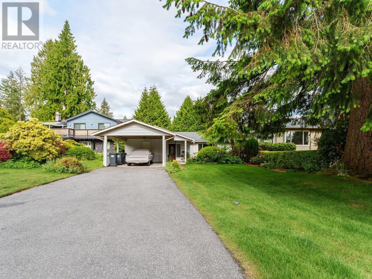 3692 MAGINNIS AVENUE, North Vancouver, British Columbia