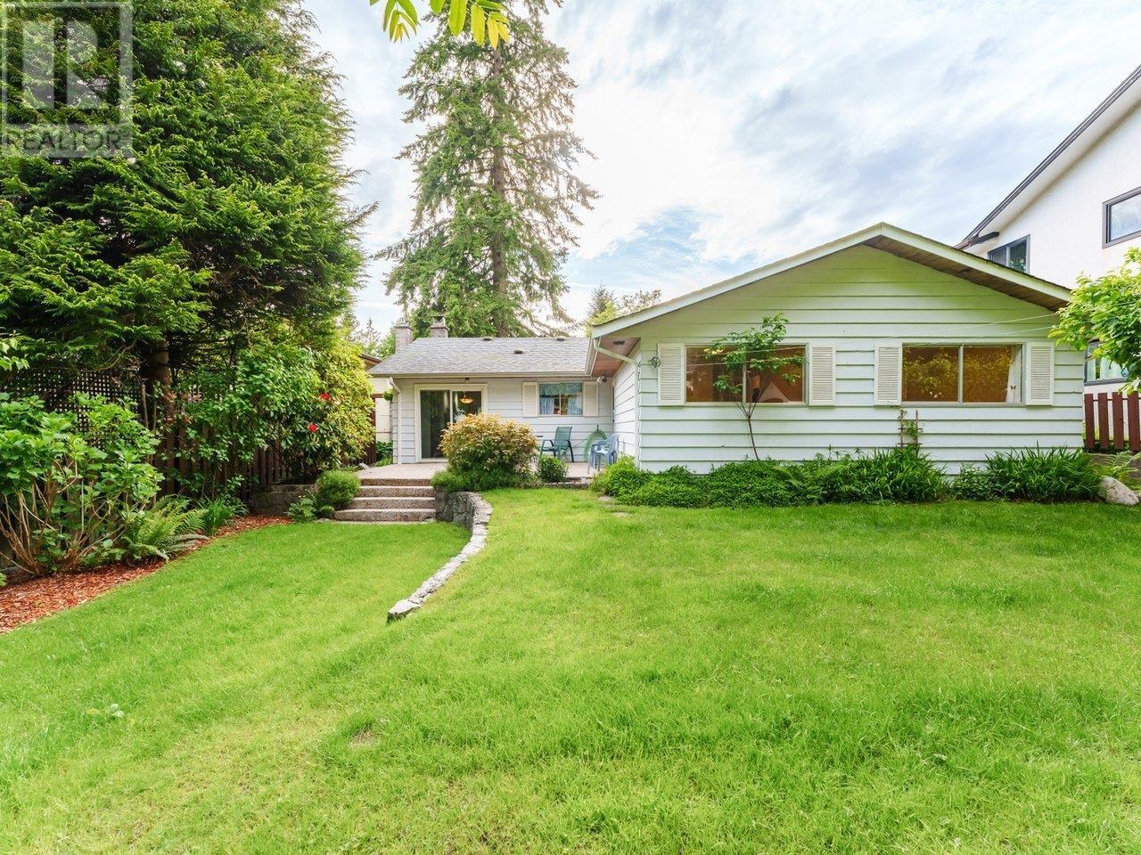 3692 Maginnis Avenue, North Vancouver, British Columbia  V7K 2L6 - Photo 3 - R3007782