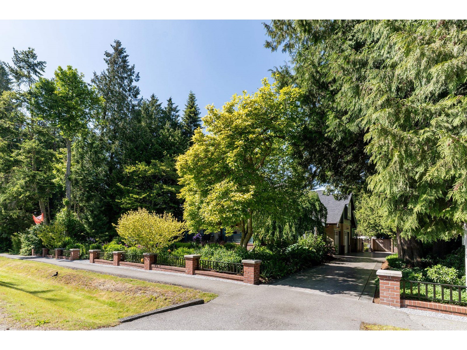 Property at 12677 24 AVENUE image 3