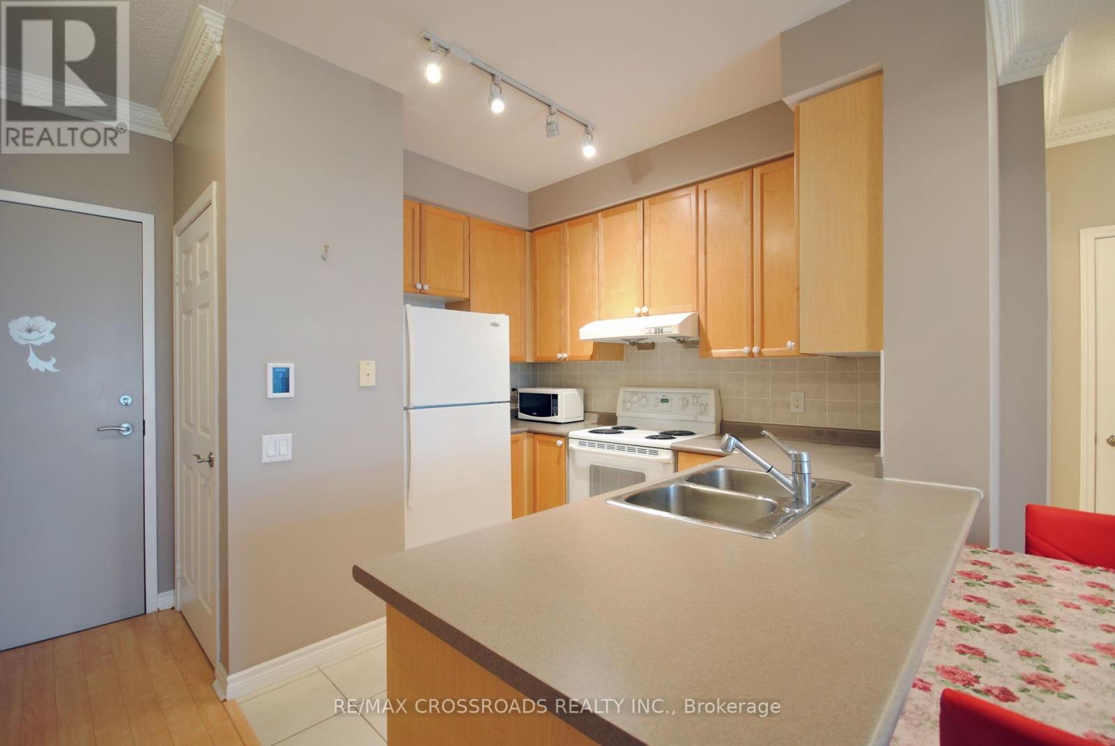 Ph 18 - 8 Mondeo Drive, Toronto, Ontario  M1P 5C7 - Photo 6 - E12177615