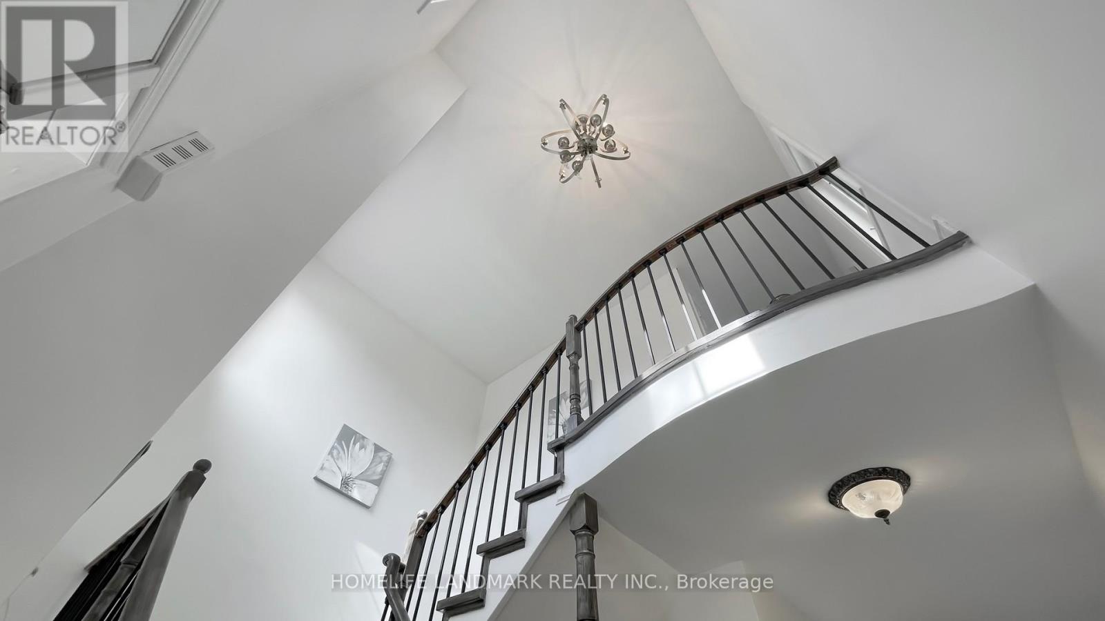 335 Marble Place, Newmarket, Ontario  L3X 2R7 - Photo 12 - N12177598