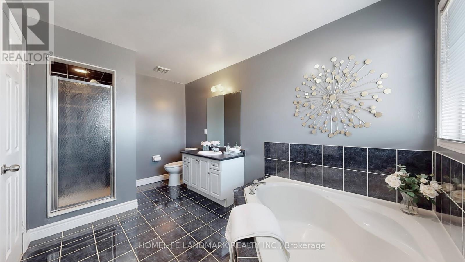 335 Marble Place, Newmarket, Ontario  L3X 2R7 - Photo 15 - N12177598