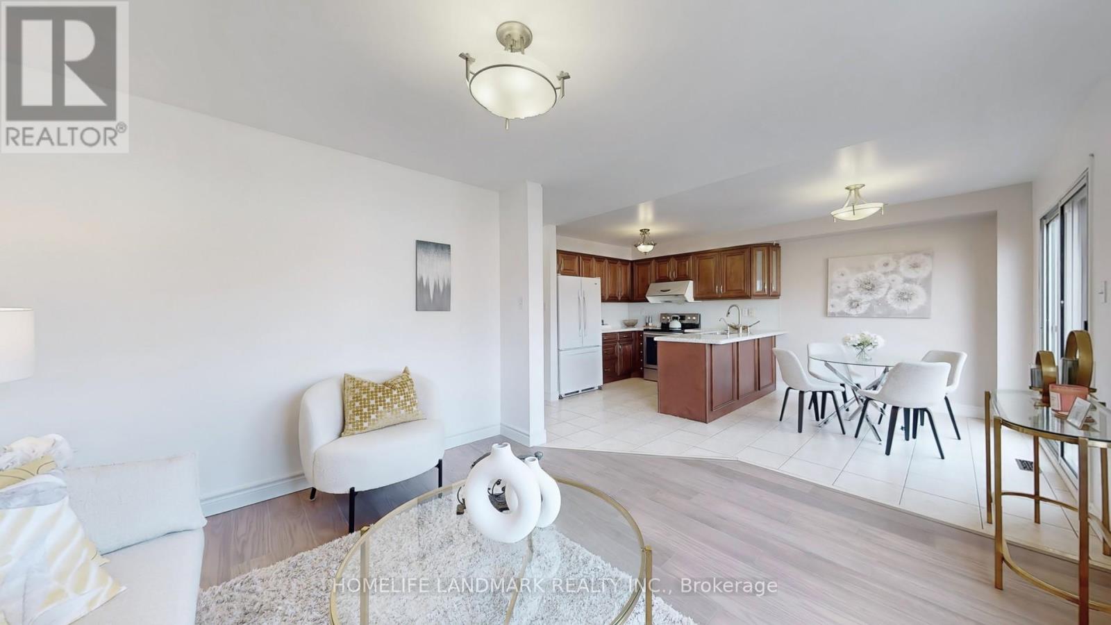 335 Marble Place, Newmarket, Ontario  L3X 2R7 - Photo 5 - N12177598