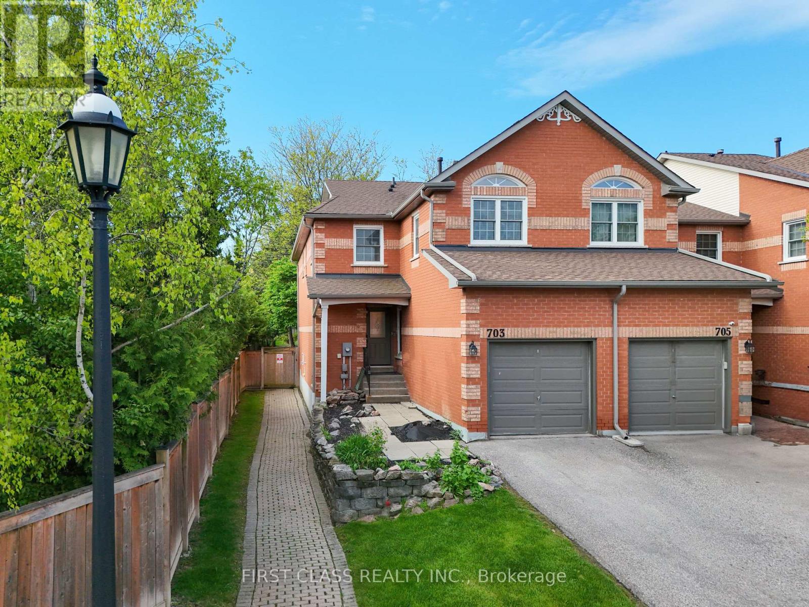 703 CARADONNA CRESCENT, Newmarket, Ontario