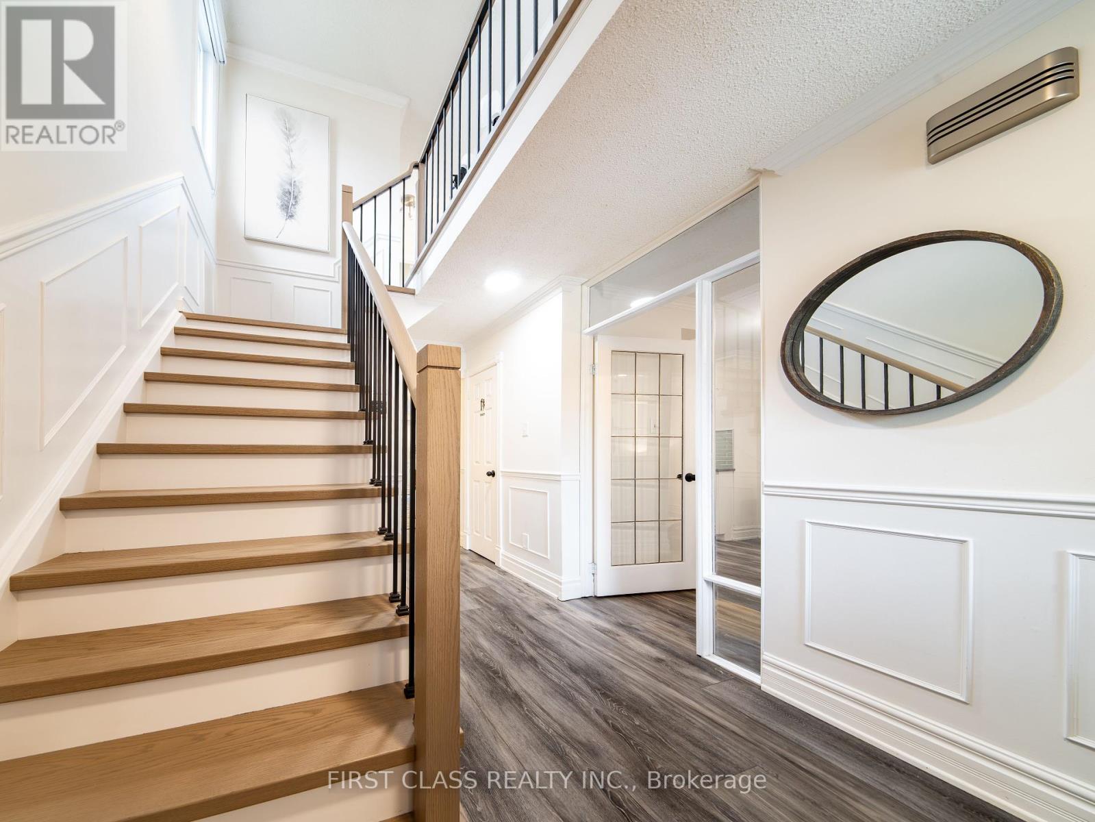 703 Caradonna Crescent, Newmarket, Ontario  L3X 1W5 - Photo 3 - N12177624