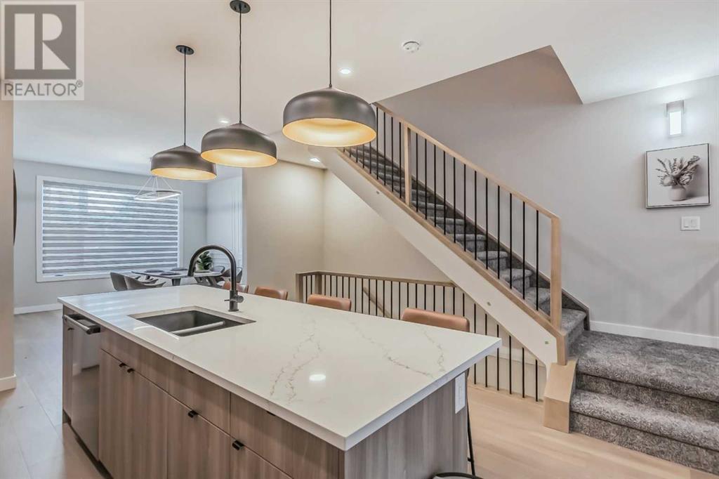 Property at 112 24 Avenue NW image 4