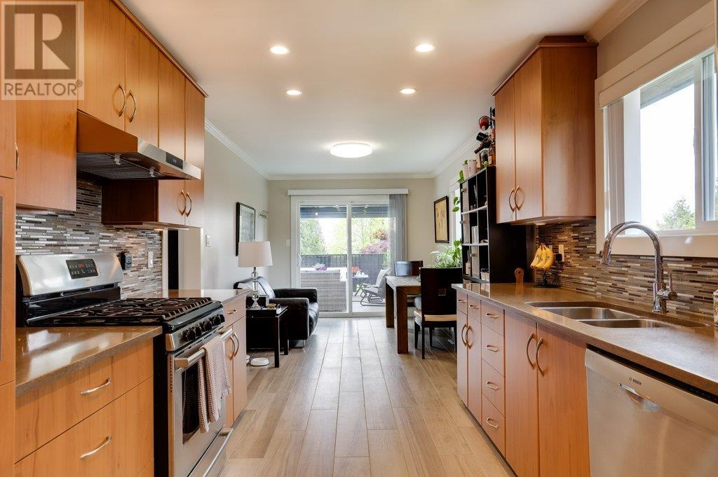 205 E 28th Street, North Vancouver, British Columbia  V7N 1C1 - Photo 9 - R3008057