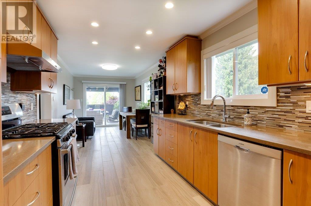 205 E 28th Street, North Vancouver, British Columbia  V7N 1C1 - Photo 10 - R3008057