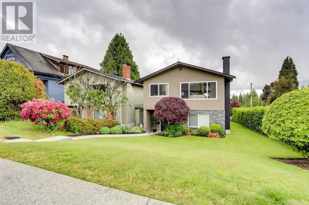 205 E 28th Street, North Vancouver, British Columbia  V7N 1C1 - Photo 1 - R3008057