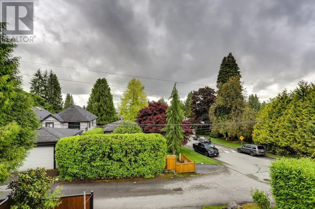 205 E 28th Street, North Vancouver, British Columbia  V7N 1C1 - Photo 30 - R3008057