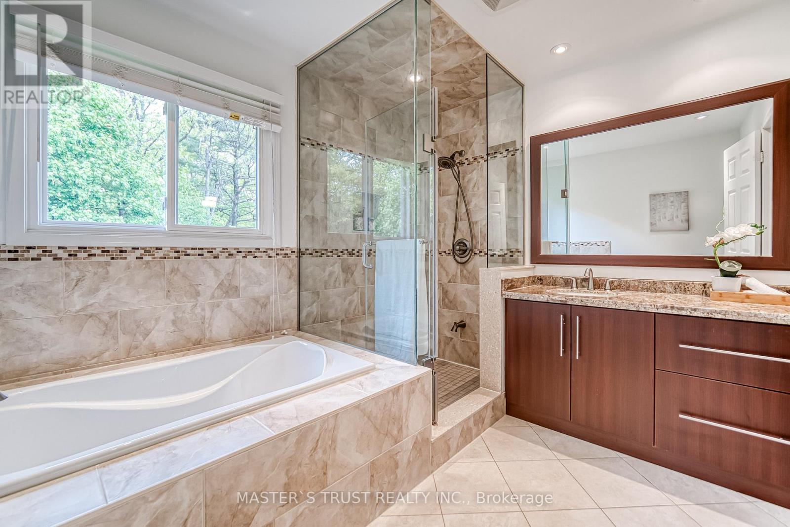 2108 Grenville Drive, Oakville, Ontario  L6H 3Y6 - Photo 33 - W12177587