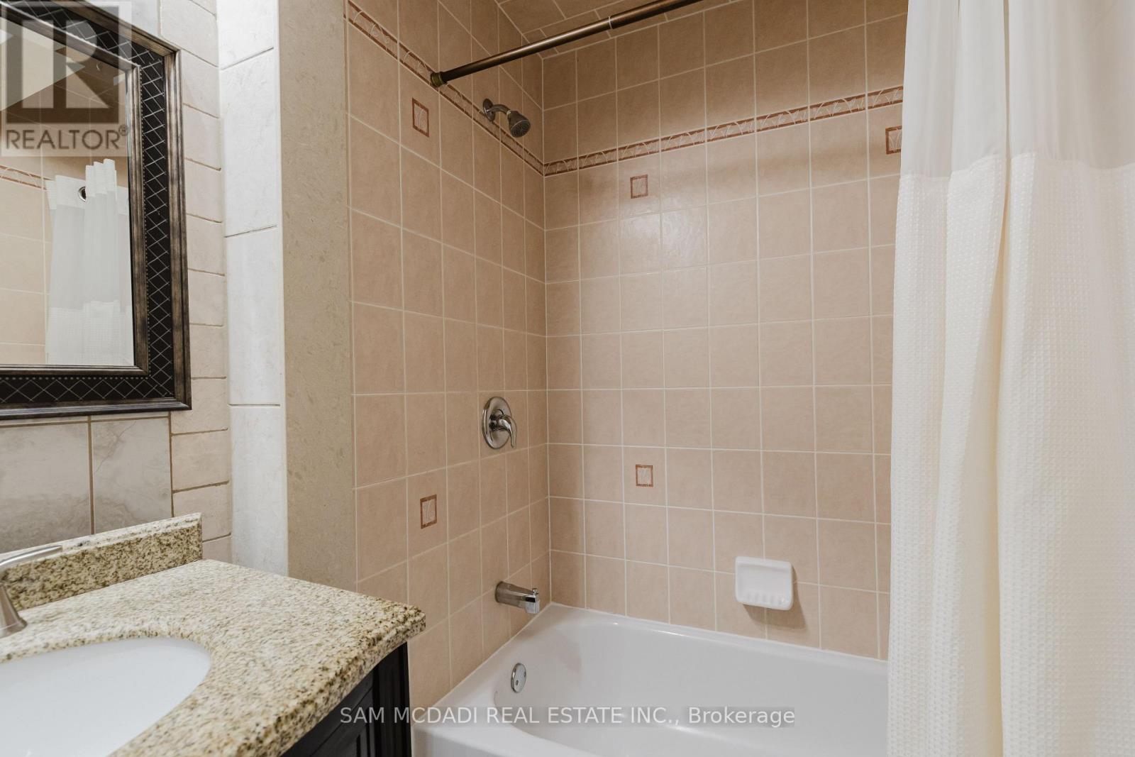 3334 Acala Crescent, Mississauga, Ontario  L5A 3E3 - Photo 41 - W12177591