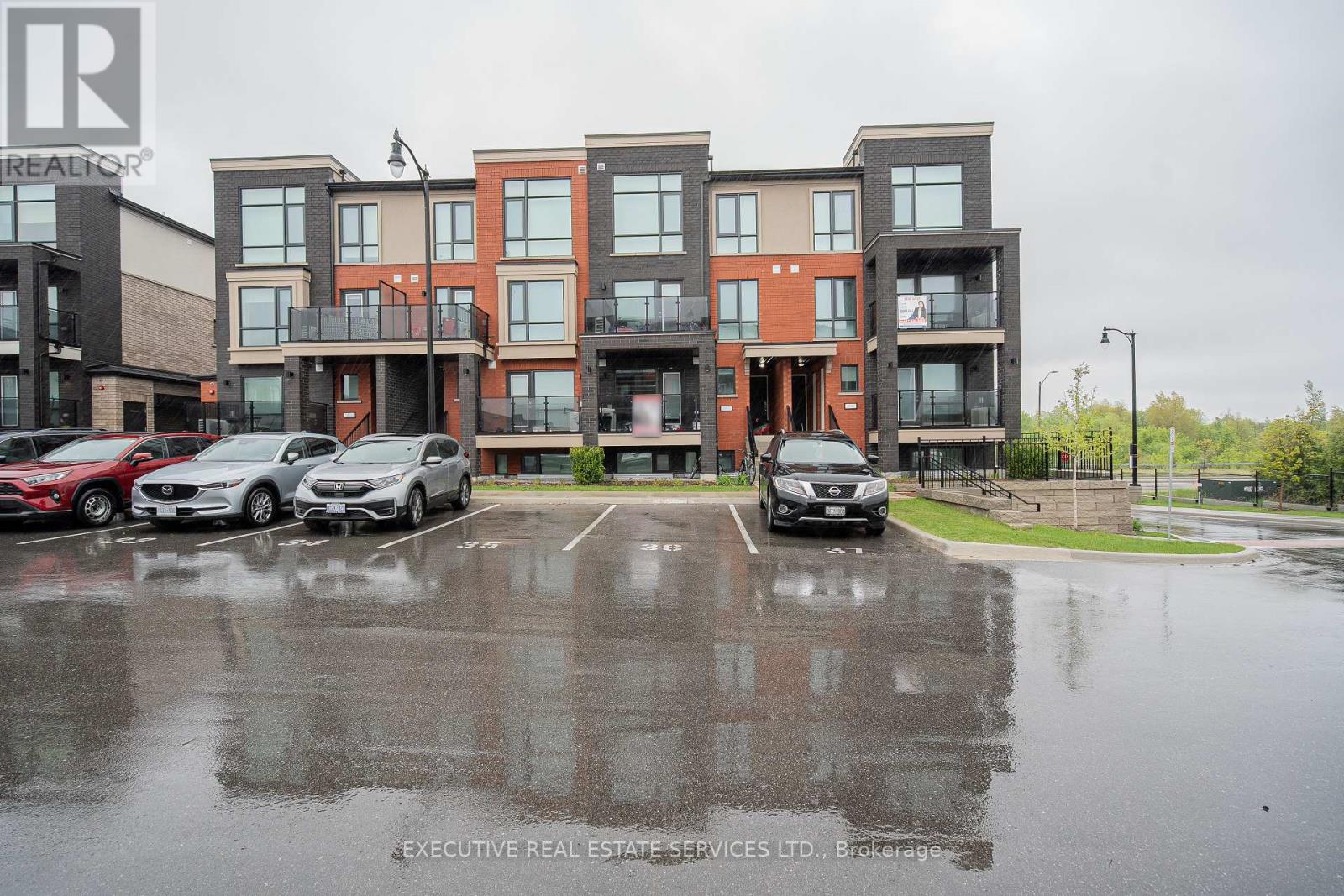 10 - 195 Veterans Drive, Brampton, Ontario  L7A 5L2 - Photo 2 - W12177594