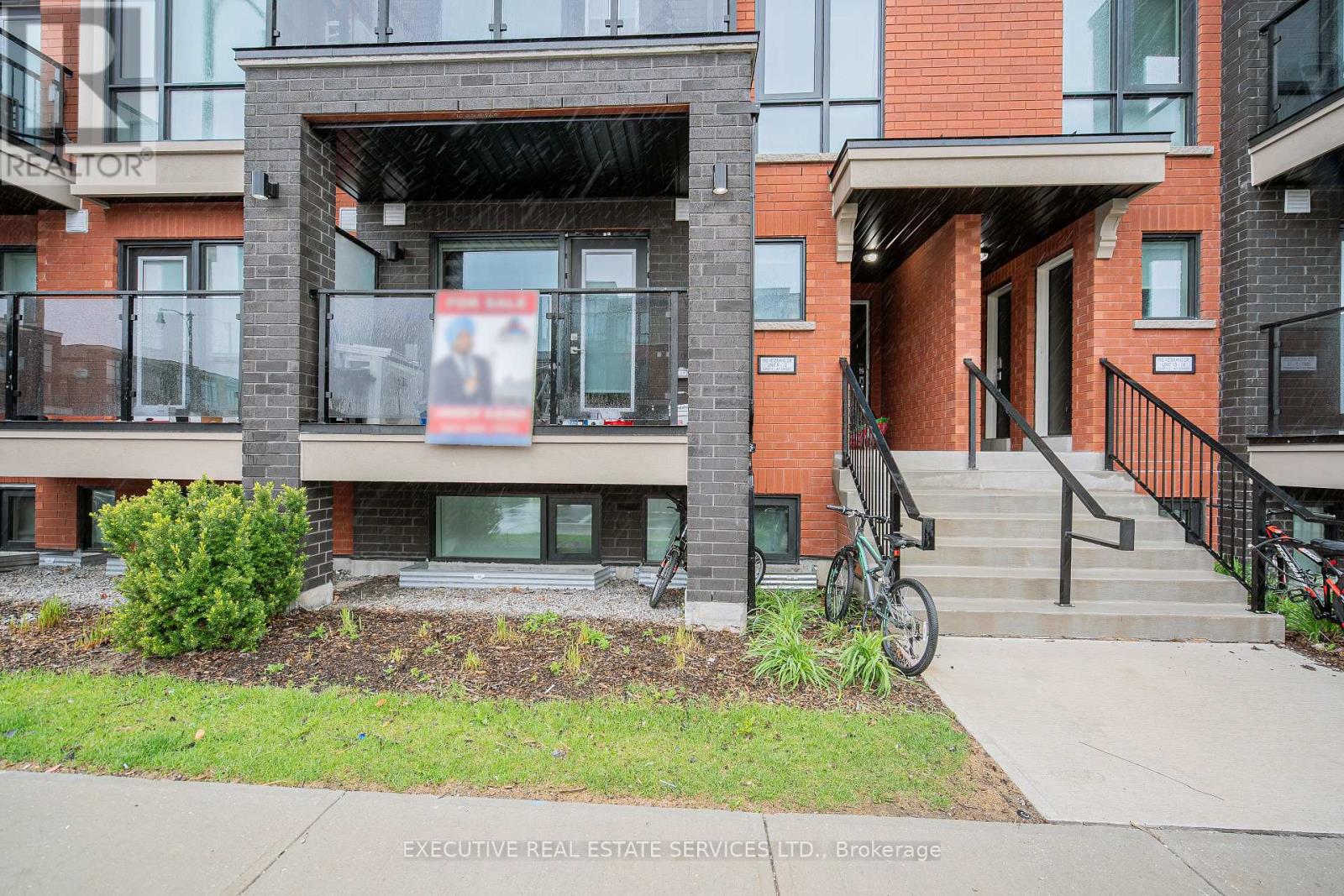 10 - 195 Veterans Drive, Brampton, Ontario  L7A 5L2 - Photo 3 - W12177594
