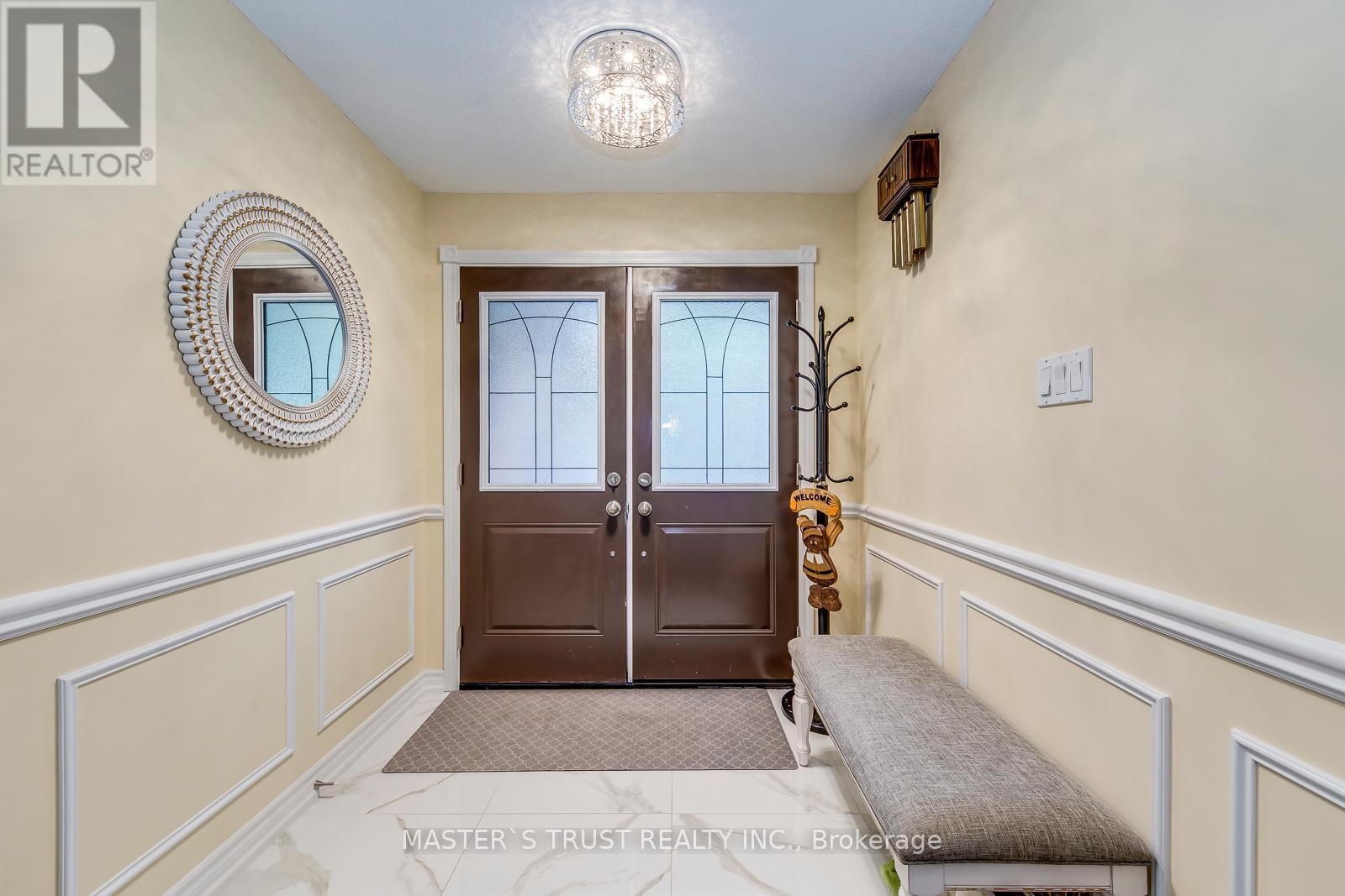 5428 Edencroft Crescent, Mississauga (East Credit), Ontario  L5M 4M7 - Photo 3 - W12177599