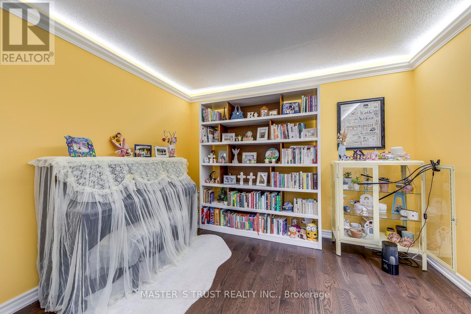 5428 Edencroft Crescent, Mississauga (East Credit), Ontario  L5M 4M7 - Photo 8 - W12177599