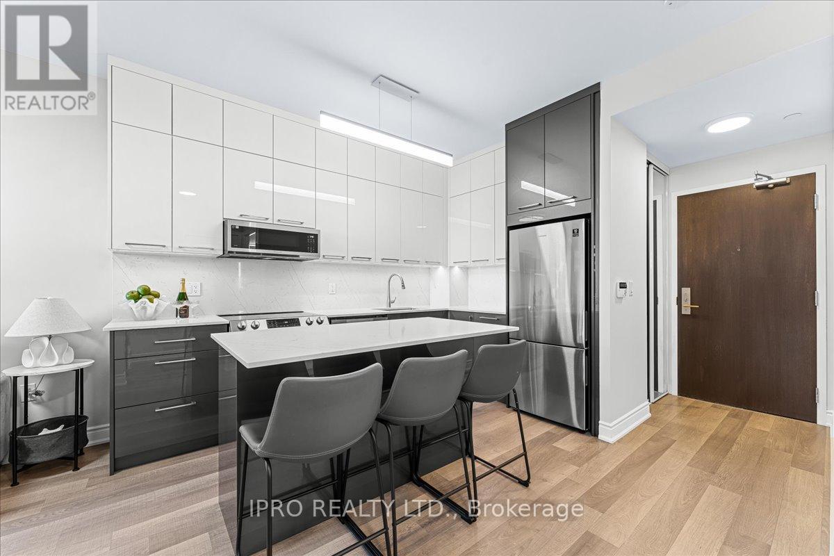 708 - 39 Annie Craig Drive, Toronto (Mimico), Ontario  M8V 0H1 - Photo 2 - W12177618