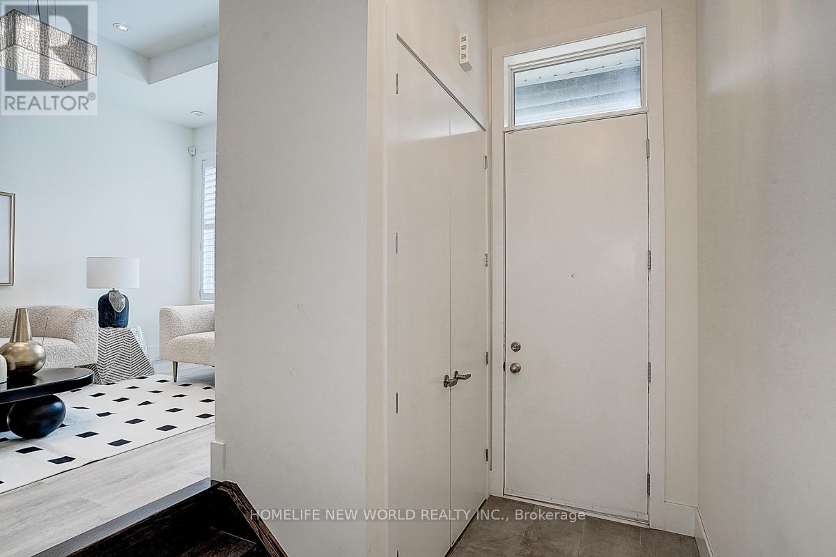 Property at 25 SYDNEY CIRCLE image 3